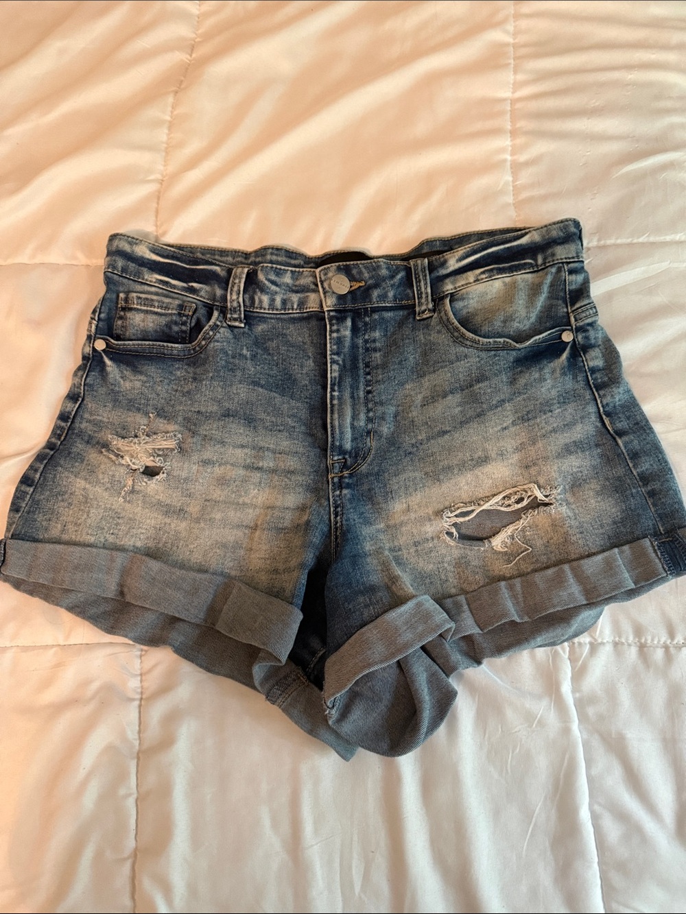 Kendall & Kylie Distressed Rolled-Hem Denim Shorts - Blue Wash